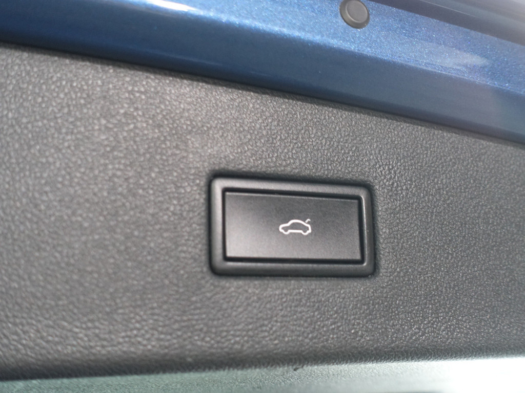 
Volkswagen Tiguan Allspace 1.4 TSI Highline Aut- 7 Pers, Carplay, Park Assist, Led, Ada Cruise, Clima vol									