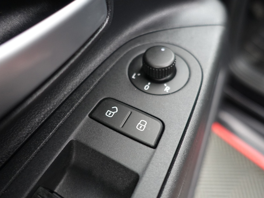 
Volkswagen up! 1.0 BMT R Line- Bluetooth audio, Cruise, Clima, Led, Carbon Interieur Afwerking, Privacy Glass vol									