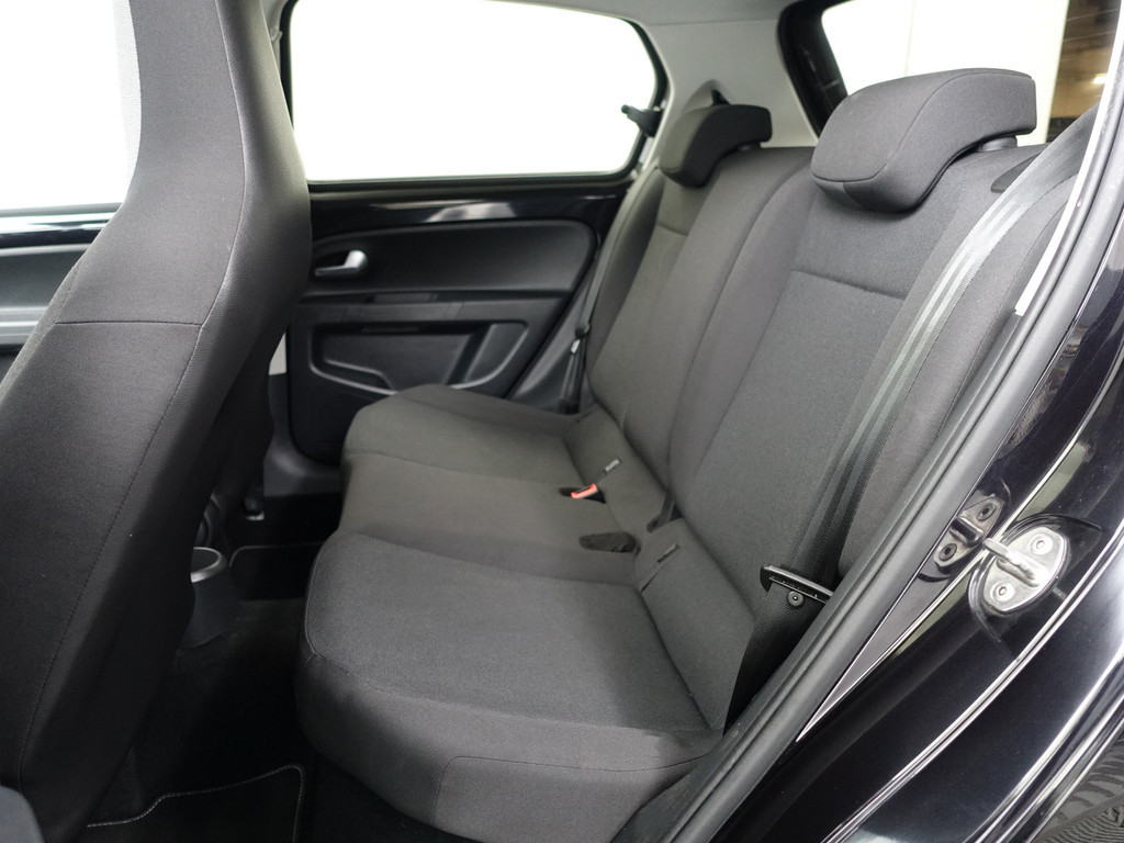 
Volkswagen up! 1.0 BMT R Line- Bluetooth audio, Cruise, Clima, Led, Carbon Interieur Afwerking, Privacy Glass vol									