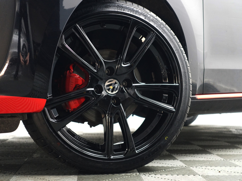 
Volkswagen up! 1.0 BMT R Line- Bluetooth audio, Cruise, Clima, Led, Carbon Interieur Afwerking, Privacy Glass vol									