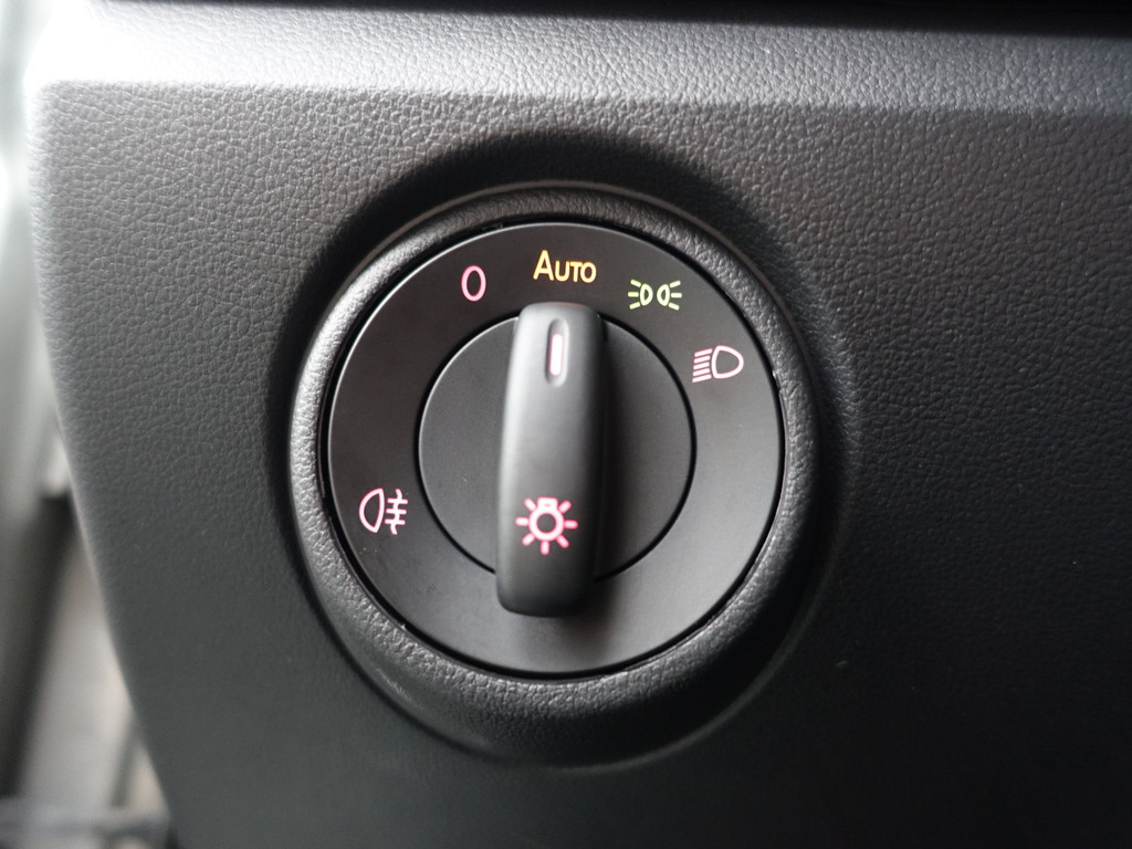 
								Volkswagen up! 1.0 BMT move up! 5 Drs, Clima, Comfort Interieur, Bluetooth Audio, Led, Spiegel Pakket vol									