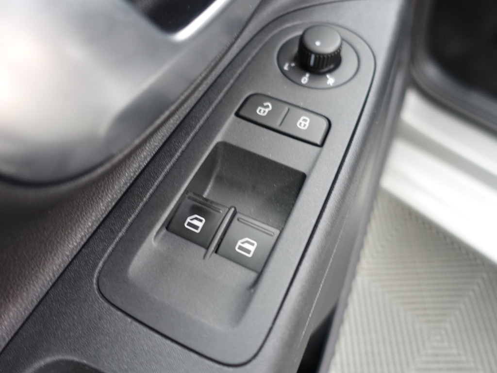 
								Volkswagen up! 1.0 BMT move up! 5 Drs, Clima, Comfort Interieur, Bluetooth Audio, Led, Spiegel Pakket vol									