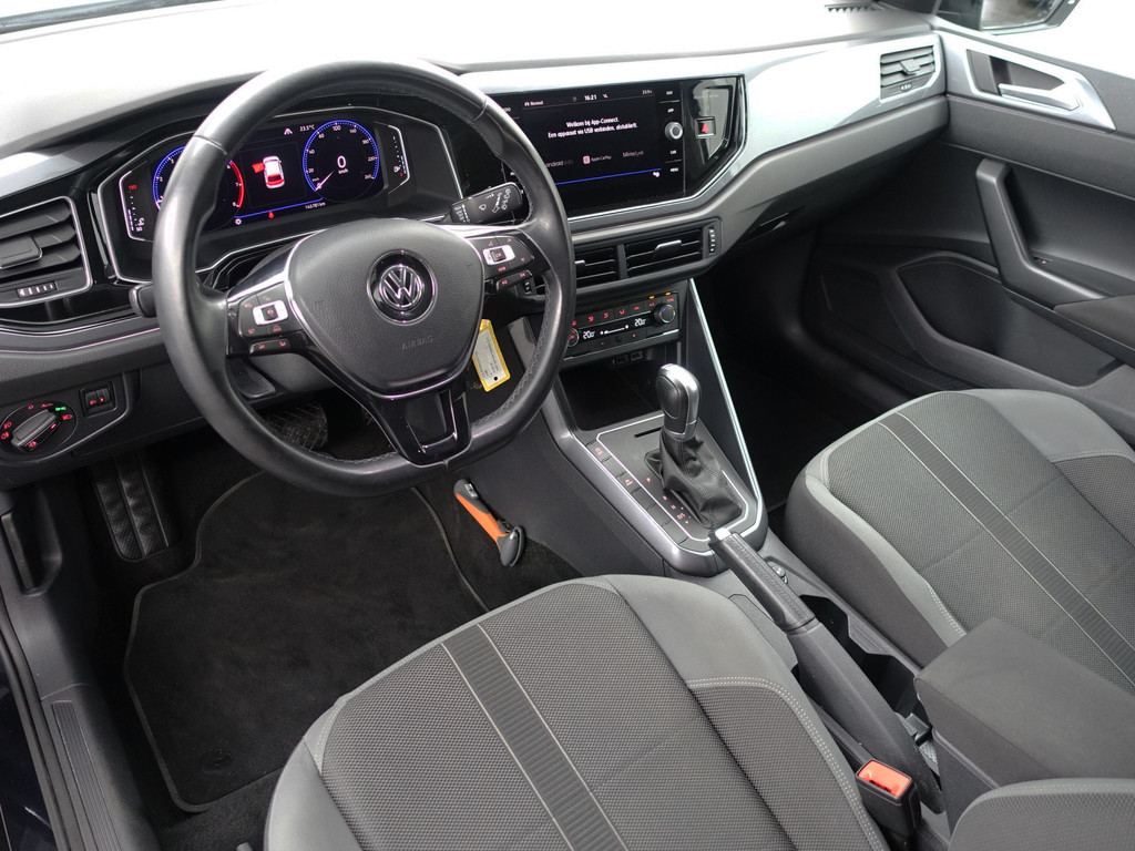
Volkswagen Polo 1.0 TSI R-line Aut- Virtual cockpit, CarPlay, Dynamic Select, Park Assist, Ada Cruise vol									