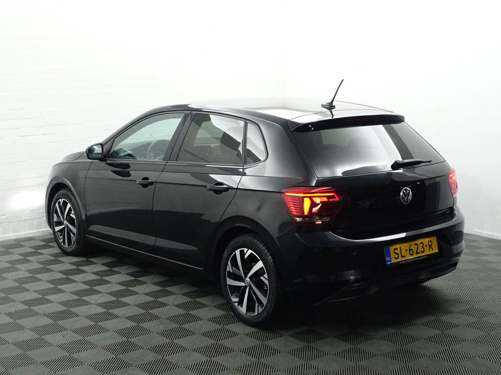 
Volkswagen Polo 1.0 TSI R-line Aut- Virtual cockpit, CarPlay, Dynamic Select, Park Assist, Ada Cruise vol									