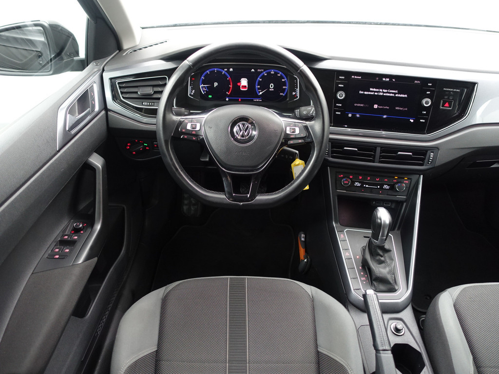 
Volkswagen Polo 1.0 TSI R-line Aut- Virtual cockpit, CarPlay, Dynamic Select, Park Assist, Ada Cruise vol									