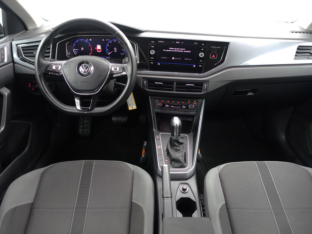 
Volkswagen Polo 1.0 TSI R-line Aut- Virtual cockpit, CarPlay, Dynamic Select, Park Assist, Ada Cruise vol									