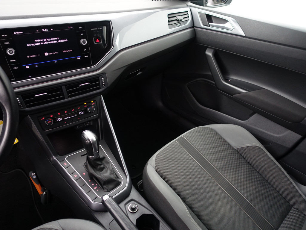 
Volkswagen Polo 1.0 TSI R-line Aut- Virtual cockpit, CarPlay, Dynamic Select, Park Assist, Ada Cruise vol									