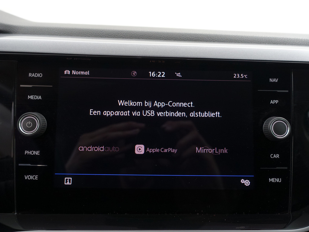 
Volkswagen Polo 1.0 TSI R-line Aut- Virtual cockpit, CarPlay, Dynamic Select, Park Assist, Ada Cruise vol									