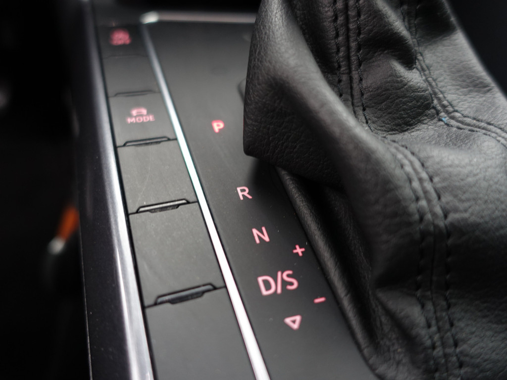 
Volkswagen Polo 1.0 TSI R-line Aut- Virtual cockpit, CarPlay, Dynamic Select, Park Assist, Ada Cruise vol									