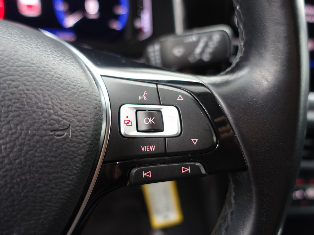 
Volkswagen Polo 1.0 TSI R-line Aut- Virtual cockpit, CarPlay, Dynamic Select, Park Assist, Ada Cruise vol									