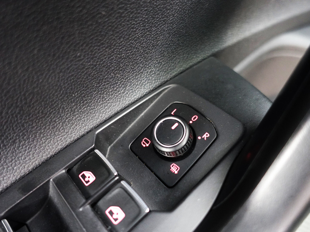 
Volkswagen Polo 1.0 TSI R-line Aut- Virtual cockpit, CarPlay, Dynamic Select, Park Assist, Ada Cruise vol									