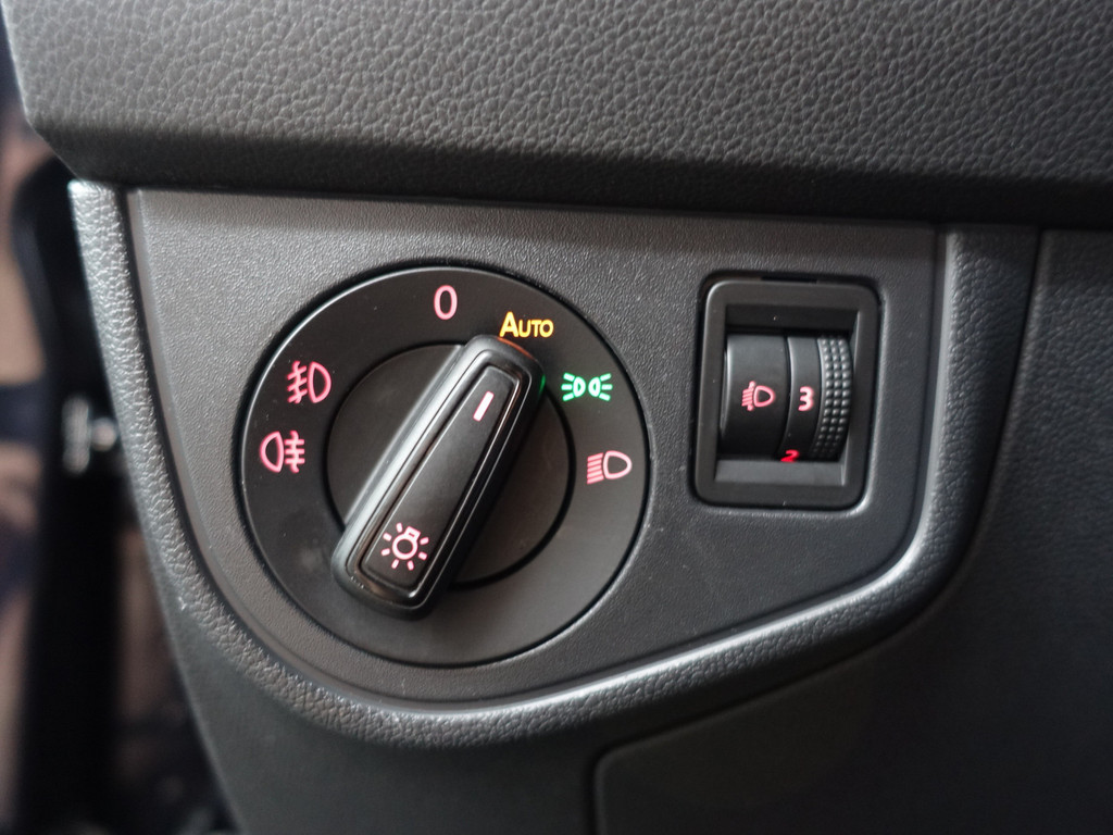 
Volkswagen Polo 1.0 TSI R-line Aut- Virtual cockpit, CarPlay, Dynamic Select, Park Assist, Ada Cruise vol									