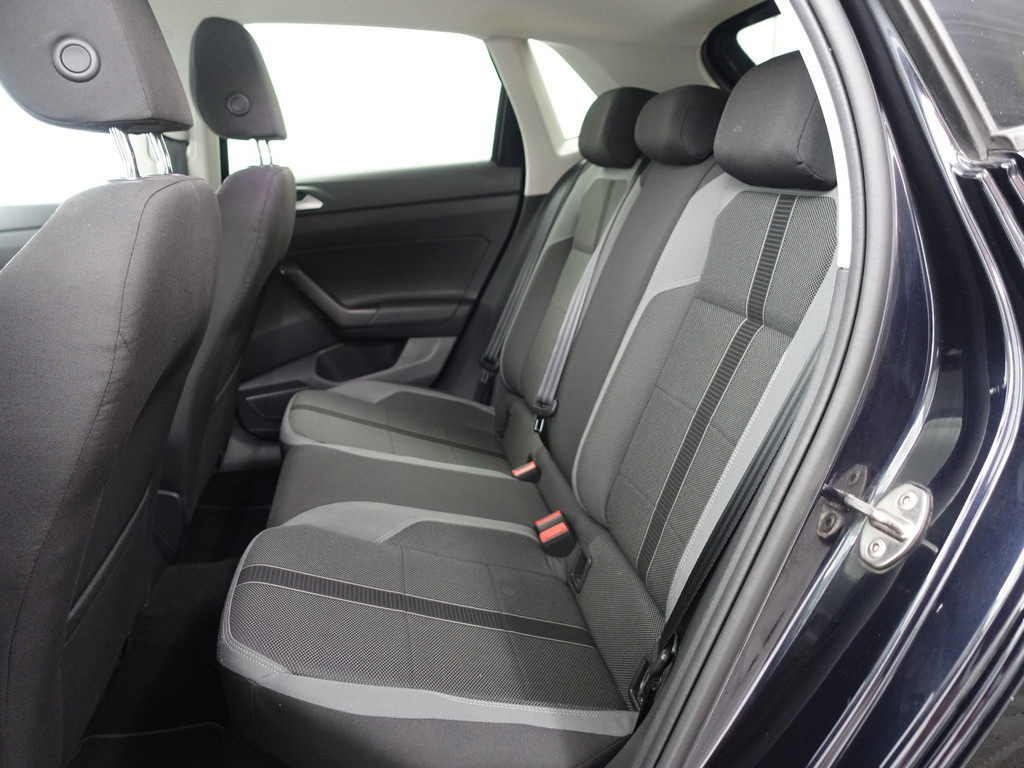 
Volkswagen Polo 1.0 TSI R-line Aut- Virtual cockpit, CarPlay, Dynamic Select, Park Assist, Ada Cruise vol									