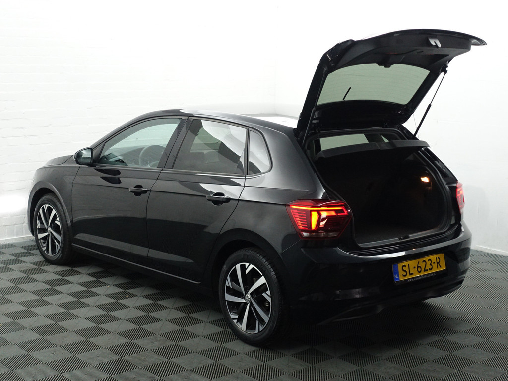 
Volkswagen Polo 1.0 TSI R-line Aut- Virtual cockpit, CarPlay, Dynamic Select, Park Assist, Ada Cruise vol									