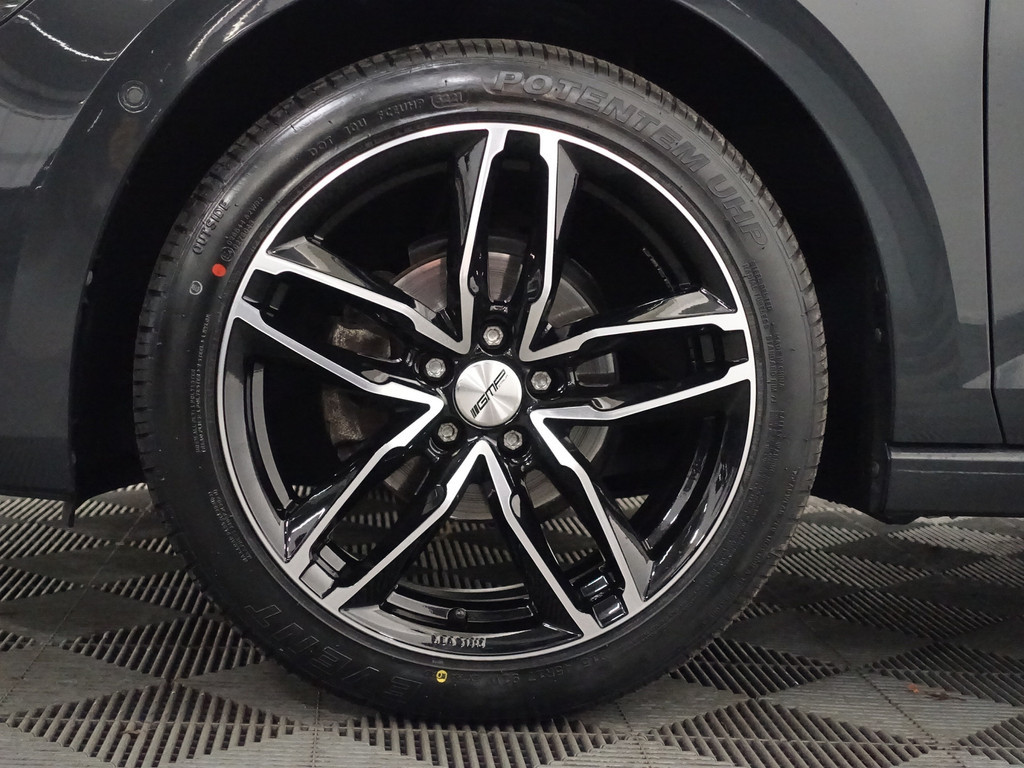 
Volkswagen Polo 1.0 TSI Highline+ Aut- Park Pilot, Park Assist, Ada Cruise, Carplay, Navi, Clima vol									