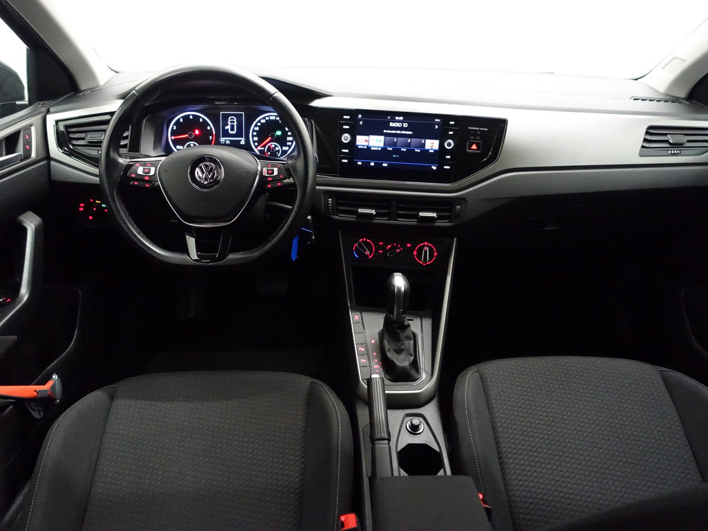 
Volkswagen Polo 1.0 TSI Highline+ Aut- Park Pilot, Park Assist, Ada Cruise, Carplay, Navi, Clima vol									