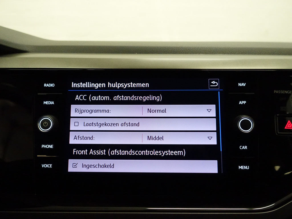 
Volkswagen Polo 1.0 TSI Highline+ Aut- Park Pilot, Park Assist, Ada Cruise, Carplay, Navi, Clima vol									