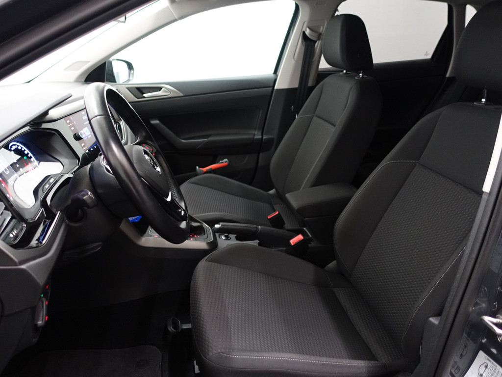 
Volkswagen Polo 1.0 TSI Highline+ Aut- Park Pilot, Park Assist, Ada Cruise, Carplay, Navi, Clima vol									