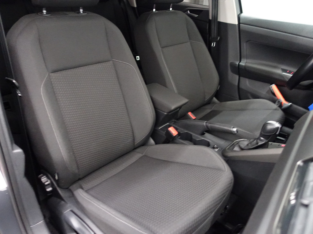 
Volkswagen Polo 1.0 TSI Highline+ Aut- Park Pilot, Park Assist, Ada Cruise, Carplay, Navi, Clima vol									