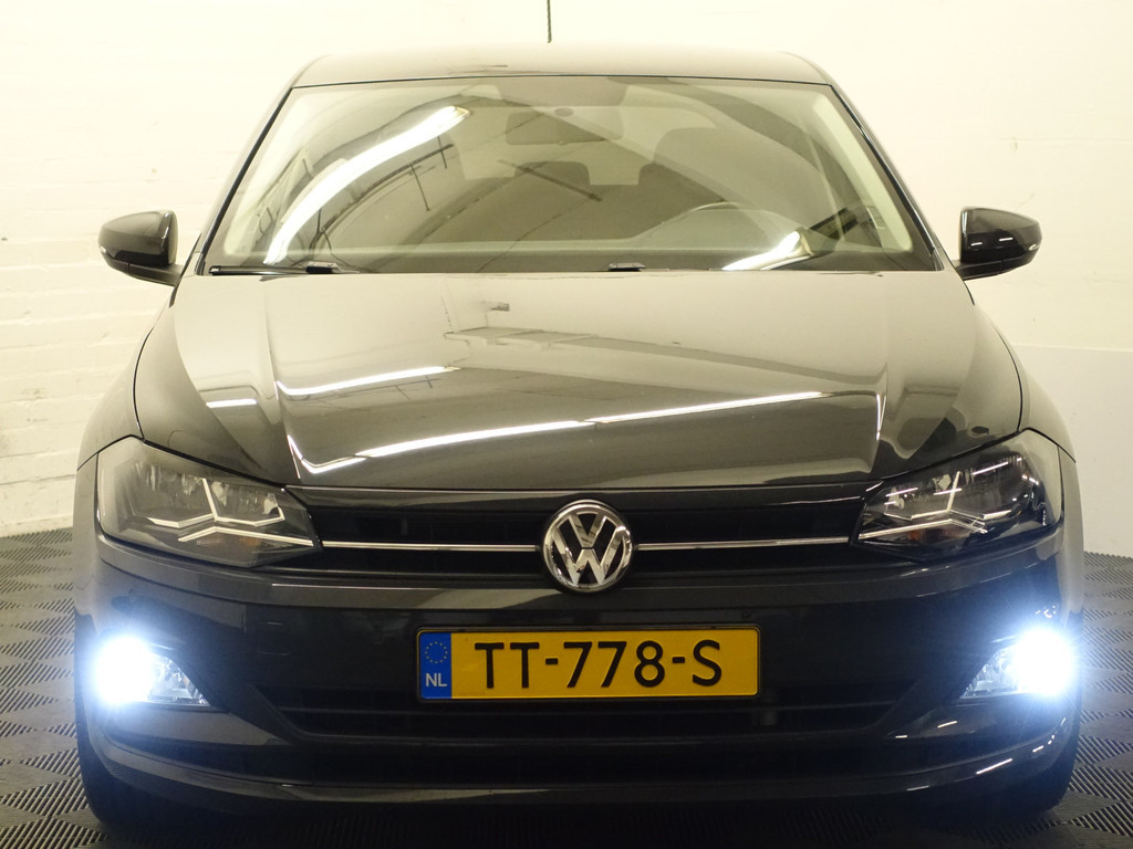 
Volkswagen Polo 1.0 TSI Highline+ Aut- Park Pilot, Park Assist, Ada Cruise, Carplay, Navi, Clima vol									