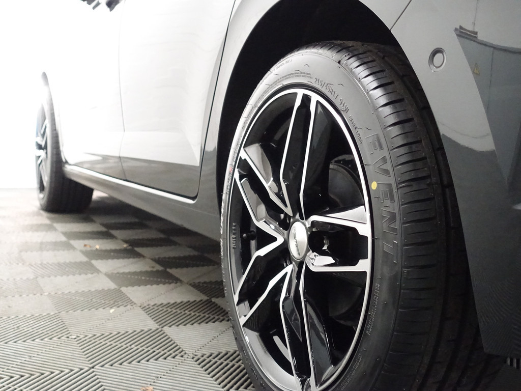 
Volkswagen Polo 1.0 TSI Highline+ Aut- Park Pilot, Park Assist, Ada Cruise, Carplay, Navi, Clima vol									