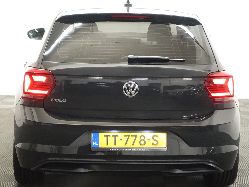 
Volkswagen Polo 1.0 TSI Highline+ Aut- Park Pilot, Park Assist, Ada Cruise, Carplay, Navi, Clima vol									