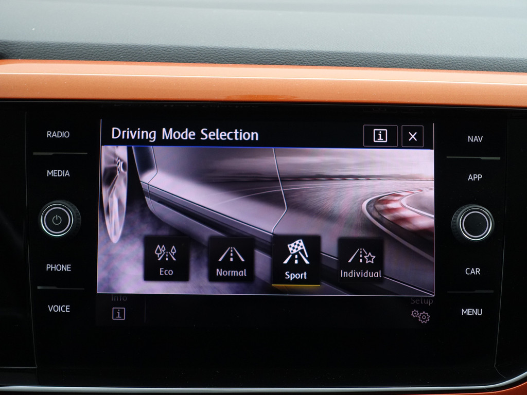 
								Volkswagen Polo 1.0 TSI R Line Aut- Panodak, Xenon Led, Dynamic Select, CarPlay, Camera, Virtual Cockpit, Park Assist, Park Pilot vol									