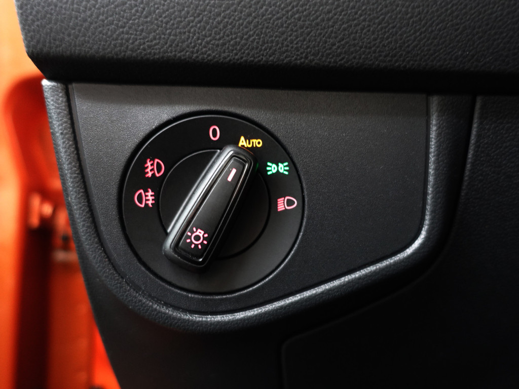
								Volkswagen Polo 1.0 TSI R Line Aut- Panodak, Xenon Led, Dynamic Select, CarPlay, Camera, Virtual Cockpit, Park Assist, Park Pilot vol									