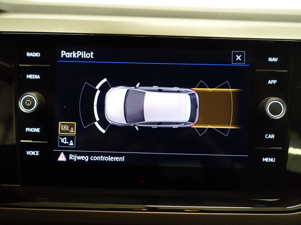 
								Volkswagen Polo 1.0 TSI Highline+ Carplay, Led, Park Assist, Navi, Clima, Ada Cruise vol									
