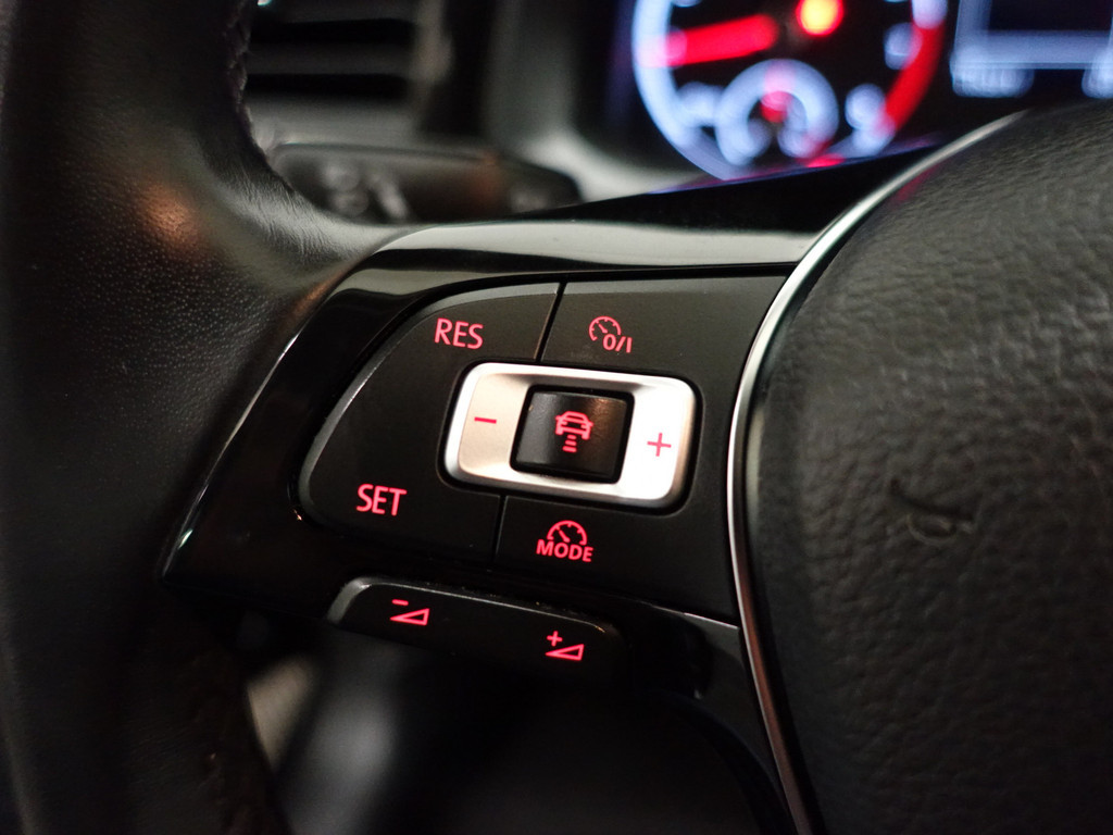 
								Volkswagen Polo 1.0 TSI Highline+ Carplay, Led, Park Assist, Navi, Clima, Ada Cruise vol									