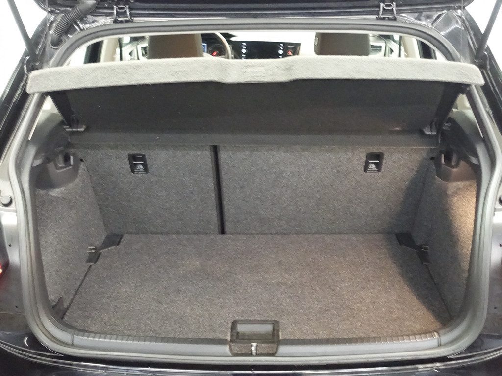 
								Volkswagen Polo 1.0 TSI Highline+ Carplay, Led, Park Assist, Navi, Clima, Ada Cruise vol									