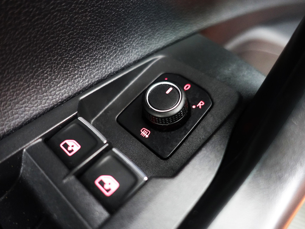 
								Volkswagen Polo 1.0 TSI R Line Aut- Panodak, Xenon Led, Dynamic Select, CarPlay, Camera, Virtual Cockpit, Park Assist, Park Pilot vol									