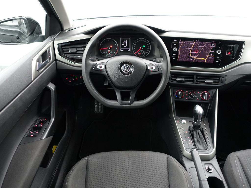 
Volkswagen Polo 1.0 TSI Highline Aut- Keyless, Stoelverwarming, Park Assist, Led, Front Assist, Cruise vol									