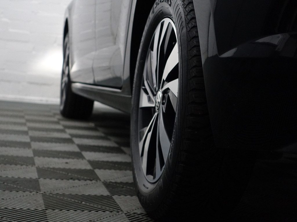 
Volkswagen Polo 1.0 TSI Highline Aut- Keyless, Stoelverwarming, Park Assist, Led, Front Assist, Cruise vol									