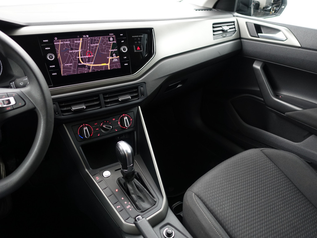 
Volkswagen Polo 1.0 TSI Highline Aut- Keyless, Stoelverwarming, Park Assist, Led, Front Assist, Cruise vol									