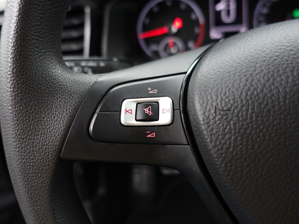 
Volkswagen Polo 1.0 TSI Highline Aut- Keyless, Stoelverwarming, Park Assist, Led, Front Assist, Cruise vol									