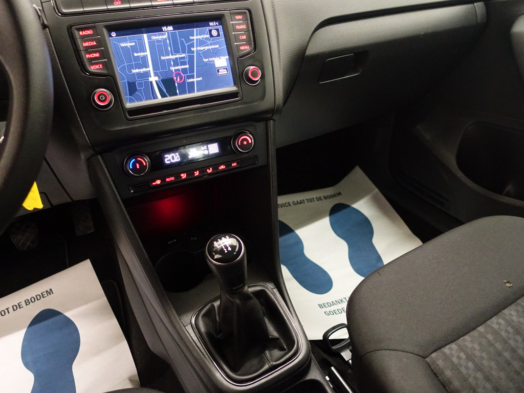 
Volkswagen Polo 1.4 TDI Highline Bluemotion – Navi, Clima, Cruise, Dealer onderhouden vol									