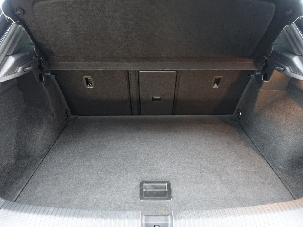 
Volkswagen T-Roc 1.5 TSI R-Line Business+ Aut- Panodak, Carplay, Ada Cruise, Camera, Park Assist, Park Pilot, Xenon Led vol									