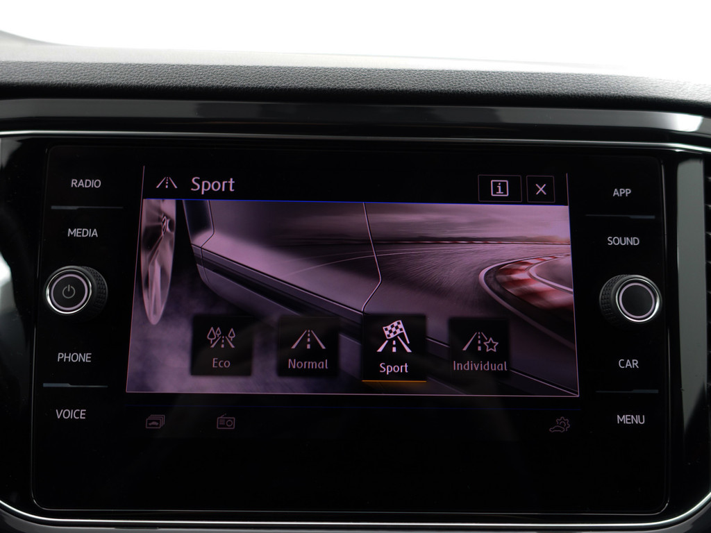 
Volkswagen T-Roc 2.0 TSI 4Motion R-line+ Aut- Dynamic Select, Two Tone, CarPlay, Blindspot, Led, Virtual Cockpit, Park Assist vol									