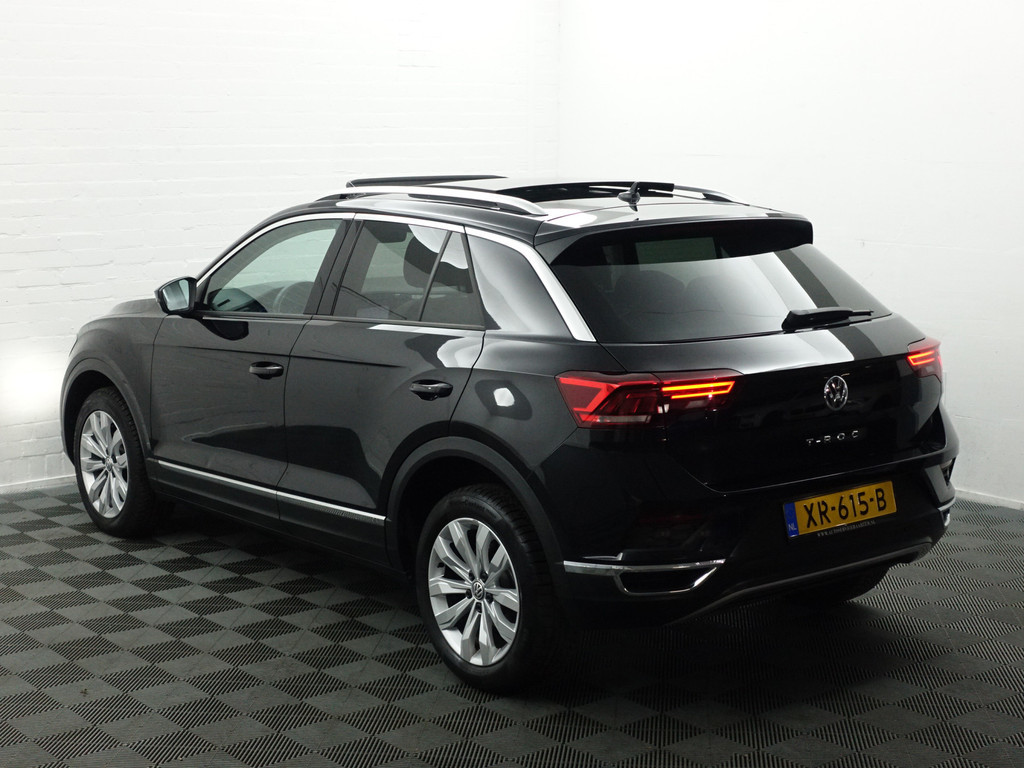 
Volkswagen T-Roc 1.5 TSI R-line+ Aut- Panodak, Sport Interieur, Ada Cruise, Xenon Led, Virtual Cockpit, Park Assist vol									