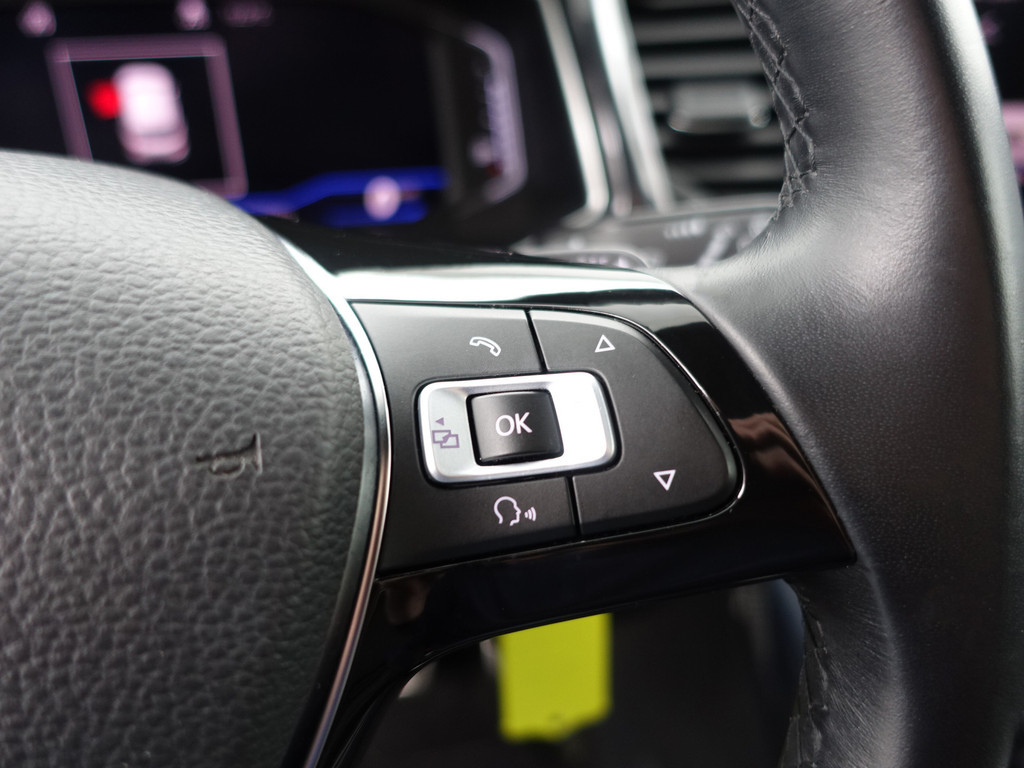 
Volkswagen T-Roc 2.0 TSI 4Motion R-line+ Aut- Dynamic Select, Two Tone, CarPlay, Blindspot, Led, Virtual Cockpit, Park Assist vol									