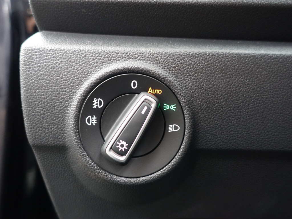 
Volkswagen T-Roc 1.5 TSI R-line+ Aut- Panodak, Sport Interieur, Ada Cruise, Xenon Led, Virtual Cockpit, Park Assist vol									