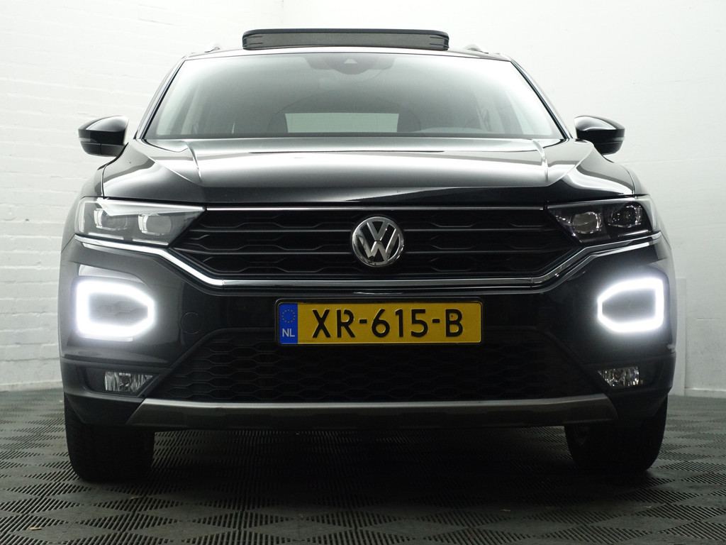 
Volkswagen T-Roc 1.5 TSI R-line+ Aut- Panodak, Sport Interieur, Ada Cruise, Xenon Led, Virtual Cockpit, Park Assist vol									