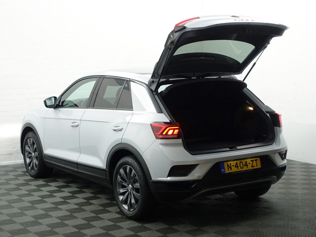 
Volkswagen T-Roc 2.0 TSI 4Motion R-line+ Aut- Dynamic Select, Two Tone, CarPlay, Blindspot, Led, Virtual Cockpit, Park Assist vol									