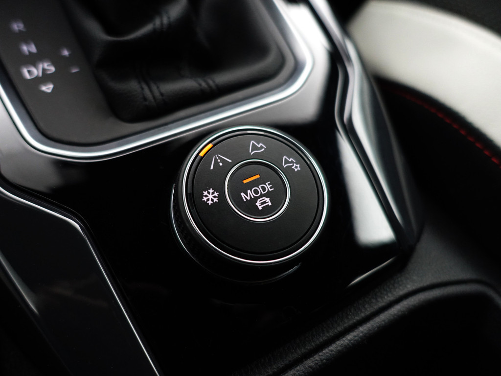 
Volkswagen T-Roc 2.0 TSI 4Motion R-line+ Aut- Dynamic Select, Two Tone, CarPlay, Blindspot, Led, Virtual Cockpit, Park Assist vol									