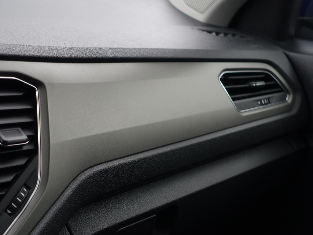 
Volkswagen T-Roc 1.0 TSI R Line- Two Tone, Carplay, Ada Cruise, Led, Park Assist, Clima, Sport Interieur vol									