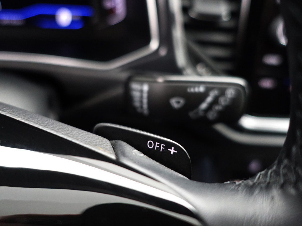 
Volkswagen T-Roc 2.0 TSI 4Motion R-line+ Aut- Dynamic Select, Two Tone, CarPlay, Blindspot, Led, Virtual Cockpit, Park Assist vol									