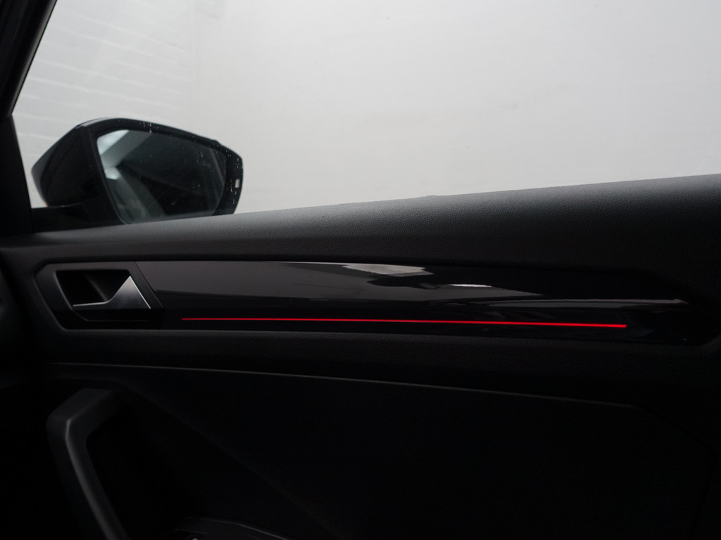 
Volkswagen T-Roc 2.0 TSI 4Motion R-line+ Aut- Dynamic Select, Two Tone, CarPlay, Blindspot, Led, Virtual Cockpit, Park Assist vol									