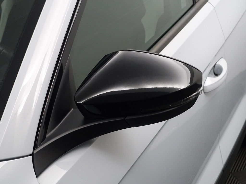 
Volkswagen T-Roc 2.0 TSI 4Motion R-line+ Aut- Dynamic Select, Two Tone, CarPlay, Blindspot, Led, Virtual Cockpit, Park Assist vol									