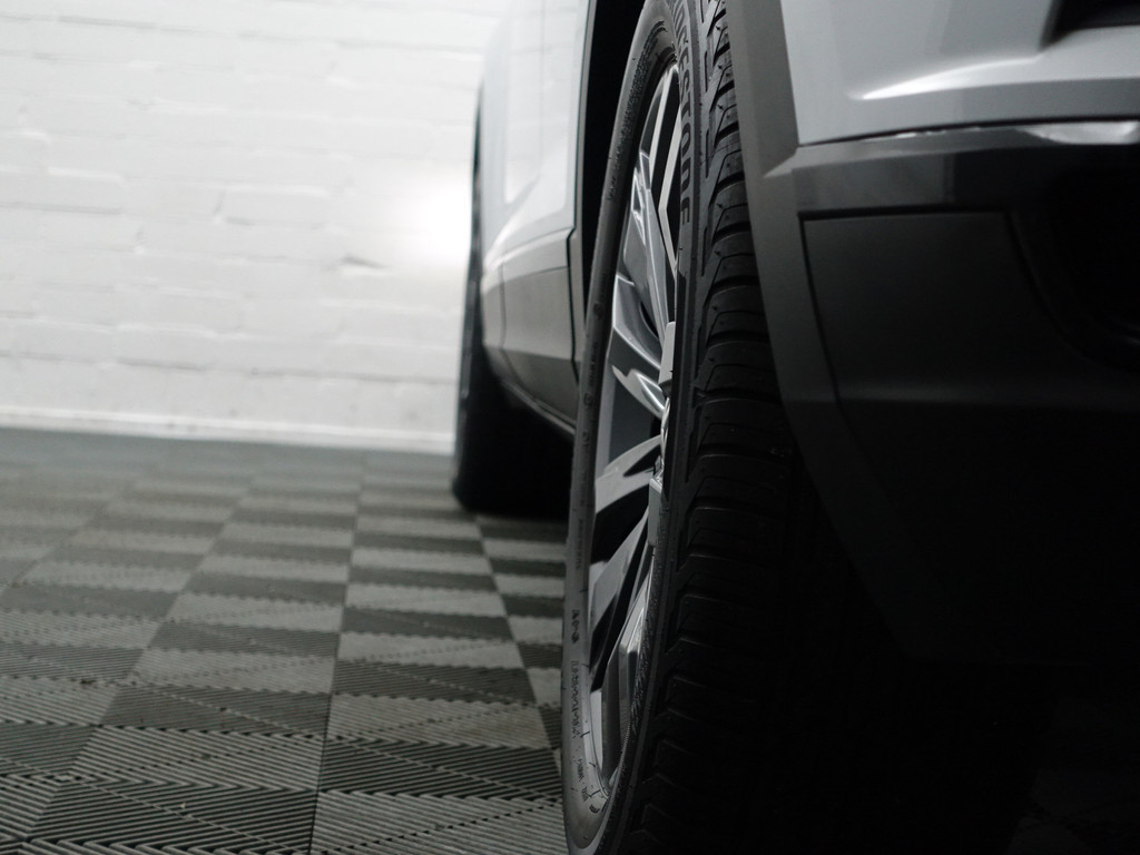 
Volkswagen T-Roc 2.0 TSI 4Motion R-line+ Aut- Dynamic Select, Two Tone, CarPlay, Blindspot, Led, Virtual Cockpit, Park Assist vol									